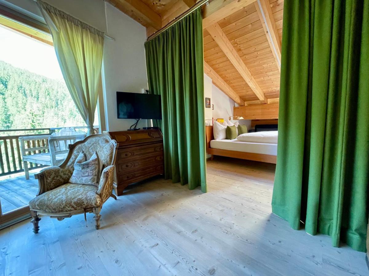 Apartments Da La Vedla Flats San Cassiano  Kültér fotó