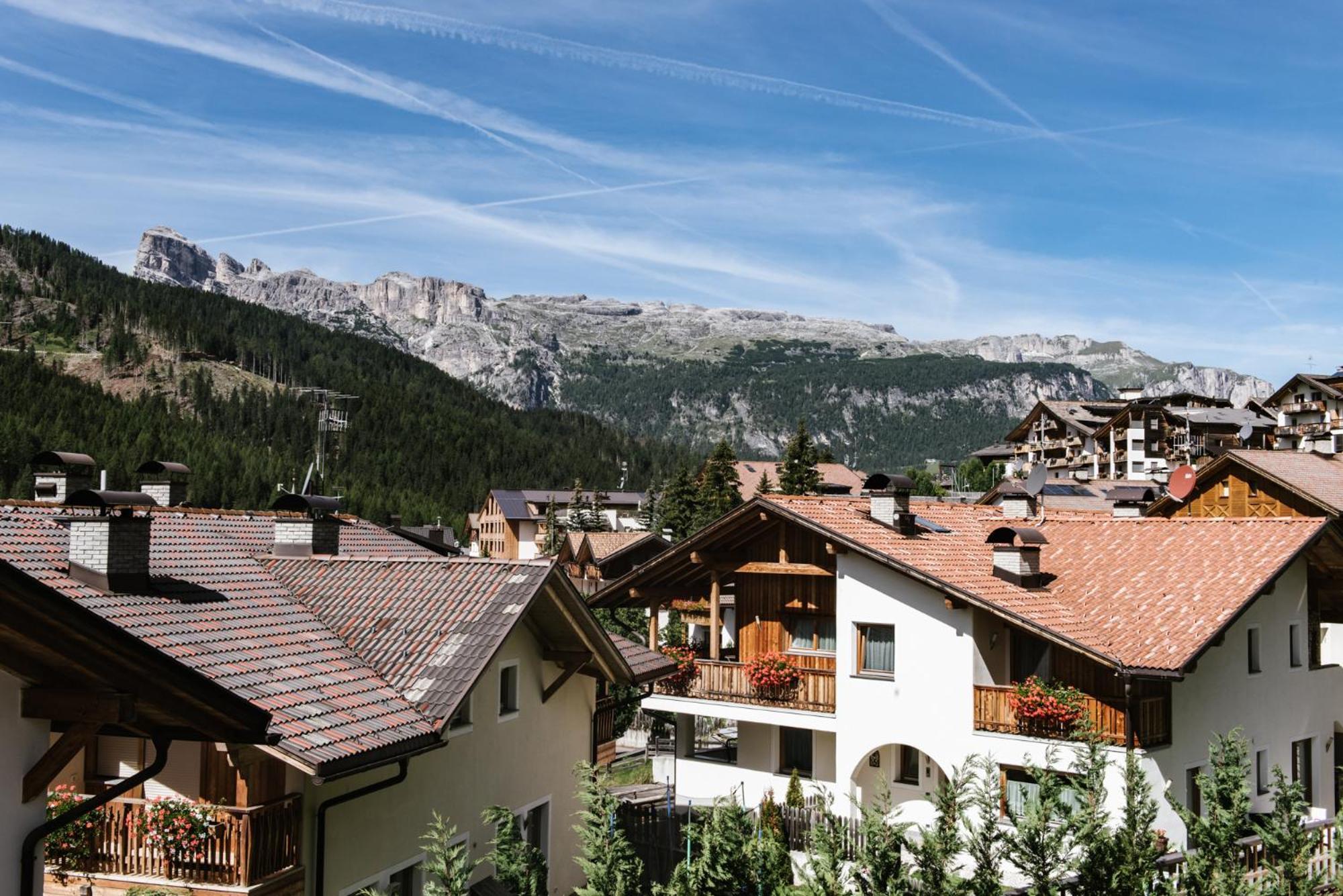 Apartments Da La Vedla Flats San Cassiano  Kültér fotó